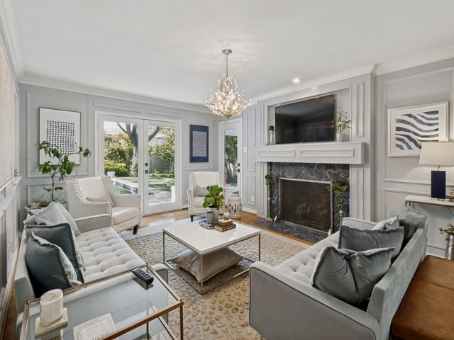 5832 Meadowcrest Drive, Dallas, TX 75230