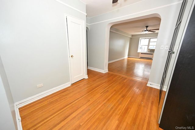 61-41 Saunders Street B25, Rego Park, NY 11374