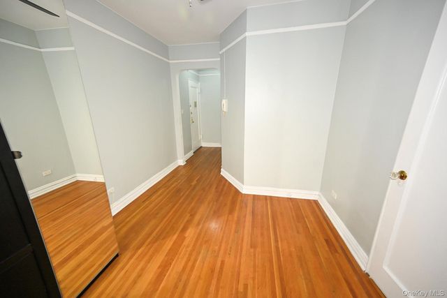61-41 Saunders Street B25, Rego Park, NY 11374