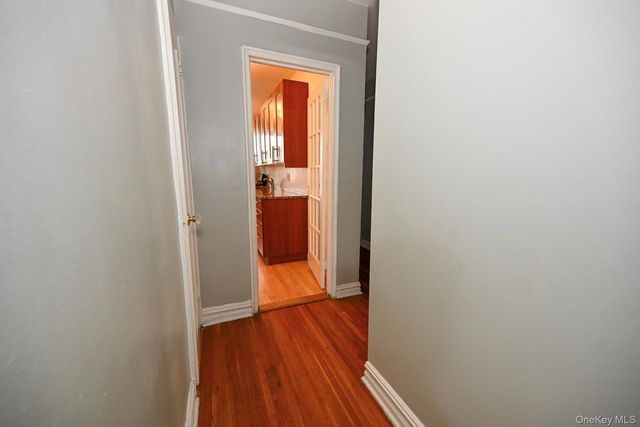61-41 Saunders Street B25, Rego Park, NY 11374
