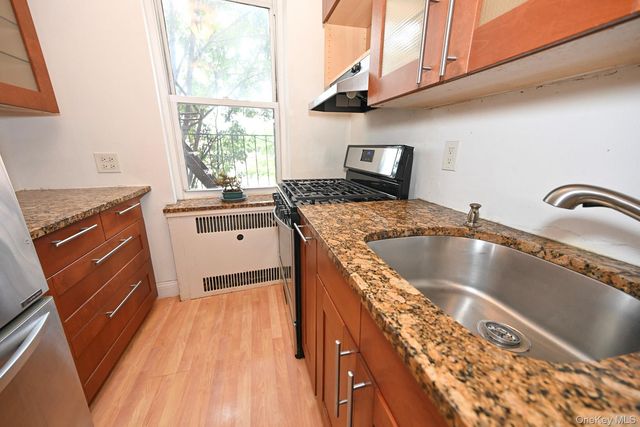 61-41 Saunders Street B25, Rego Park, NY 11374
