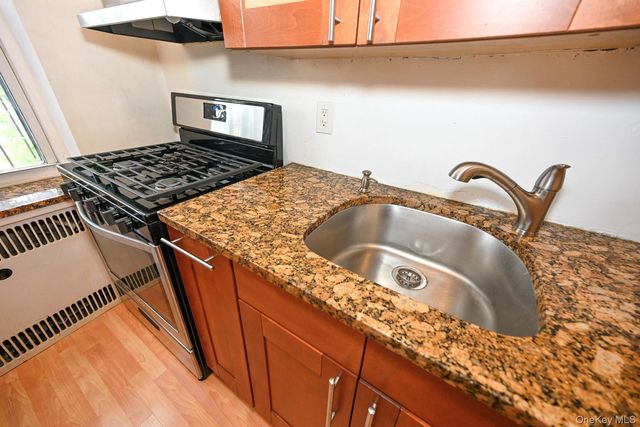 61-41 Saunders Street B25, Rego Park, NY 11374