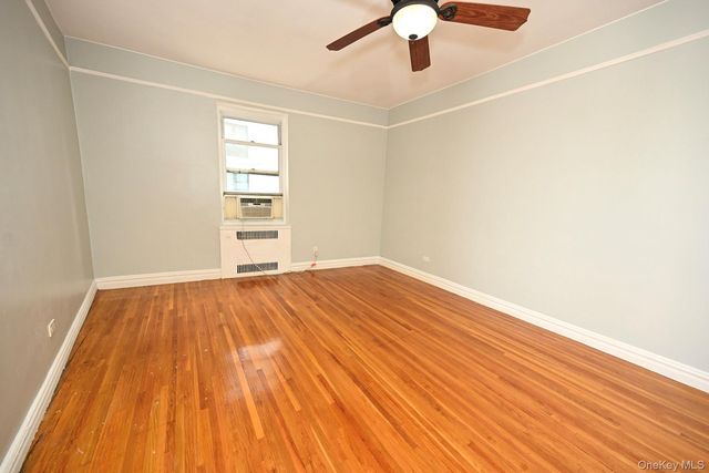 61-41 Saunders Street B25, Rego Park, NY 11374