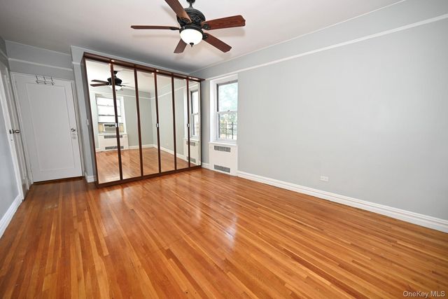 61-41 Saunders Street B25, Rego Park, NY 11374