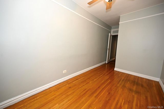 61-41 Saunders Street B25, Rego Park, NY 11374