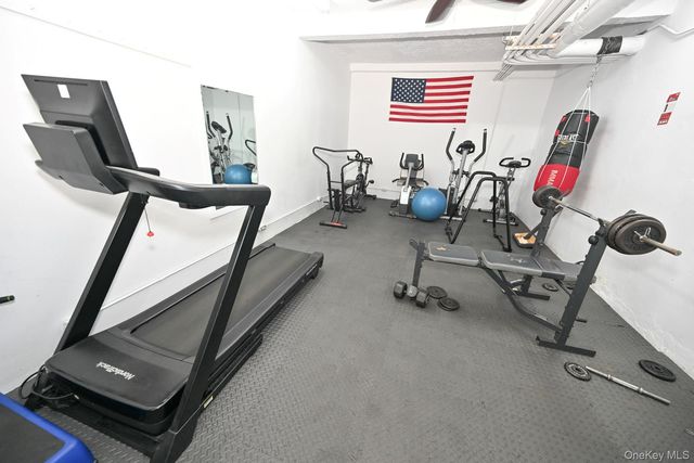61-41 Saunders Street B25, Rego Park, NY 11374