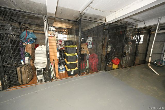 61-41 Saunders Street B25, Rego Park, NY 11374
