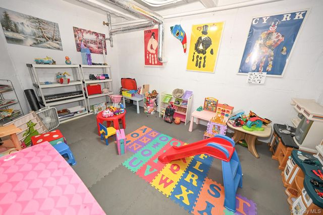 61-41 Saunders Street B25, Rego Park, NY 11374