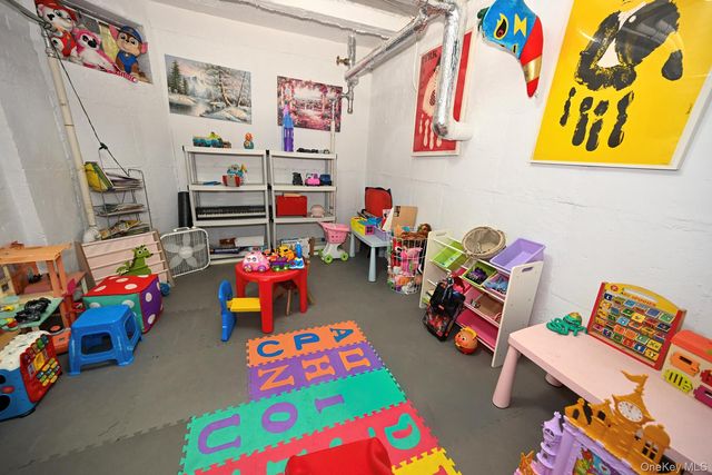 61-41 Saunders Street B25, Rego Park, NY 11374