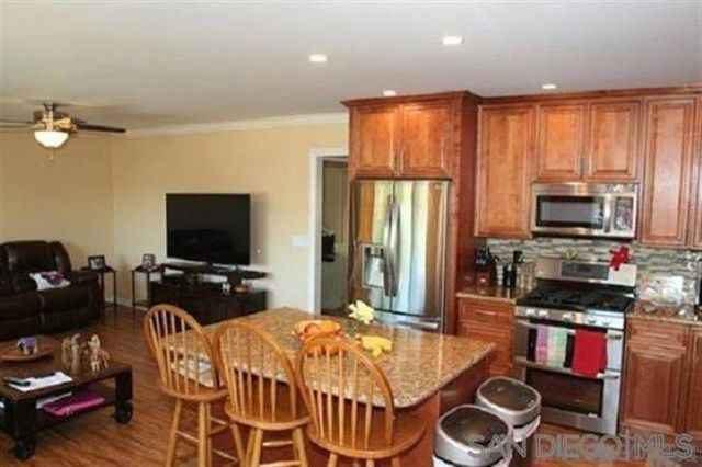 804 W 7th Avenue, Escondido, CA 92025