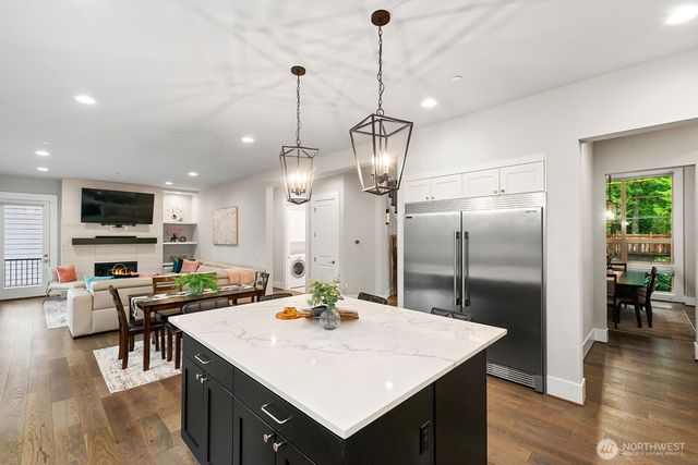 22250 NE 3rd Court, Sammamish, WA 98074