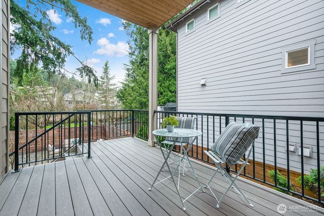 22250 NE 3rd Court, Sammamish, WA 98074