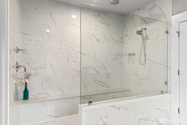 22250 NE 3rd Court, Sammamish, WA 98074