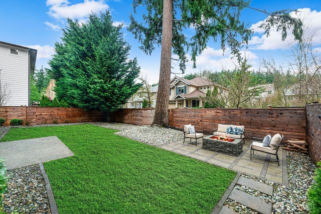 22250 NE 3rd Court, Sammamish, WA 98074