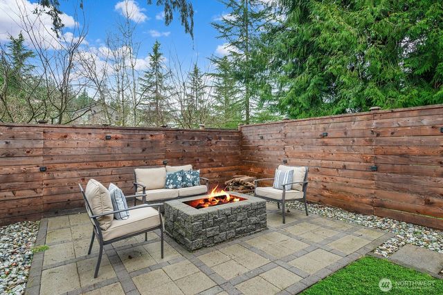 22250 NE 3rd Court, Sammamish, WA 98074