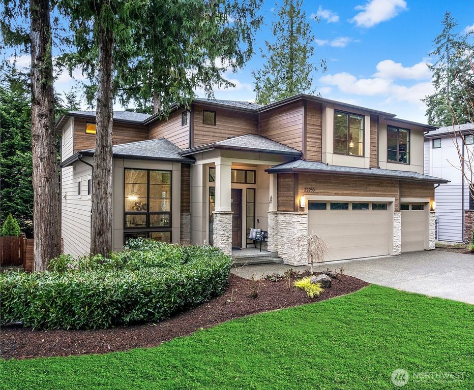 22250 NE 3rd Court, Sammamish, WA 98074
