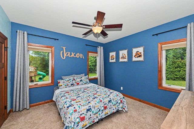 2635 Sunset ROAD, Port Washington, WI 53074