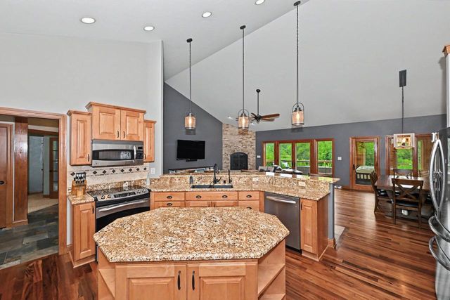 2635 Sunset ROAD, Port Washington, WI 53074