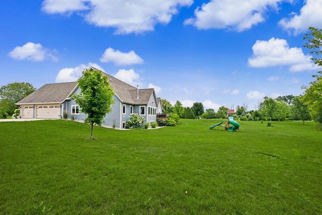 2635 Sunset ROAD, Port Washington, WI 53074