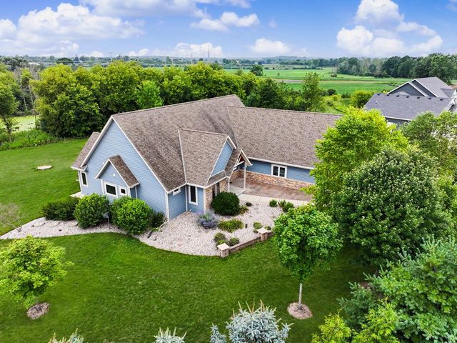 2635 Sunset ROAD, Port Washington, WI 53074