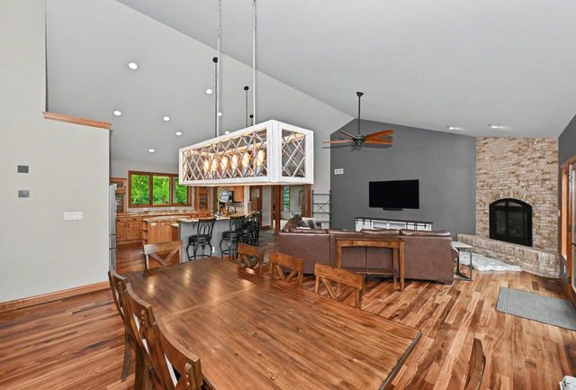 2635 Sunset ROAD, Port Washington, WI 53074
