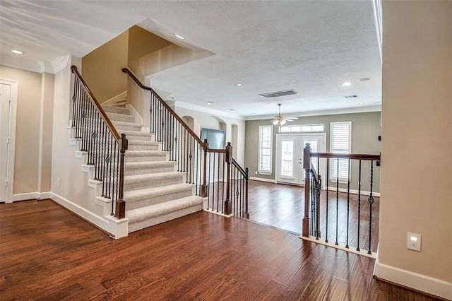 1126 Hempstead Villa Lane, Houston, TX 77008