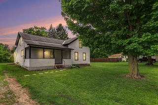 190 E Cross Street, Clarksville Vlg-cmbl, MI 48815