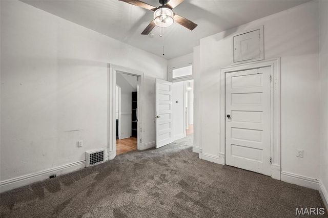 7025 Julian Avenue, University City, MO 63130