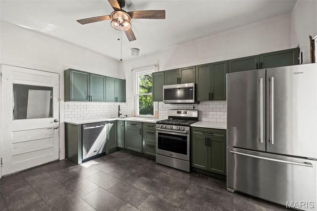7025 Julian Avenue, University City, MO 63130