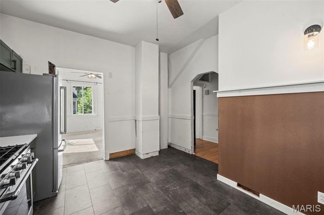7025 Julian Avenue, University City, MO 63130