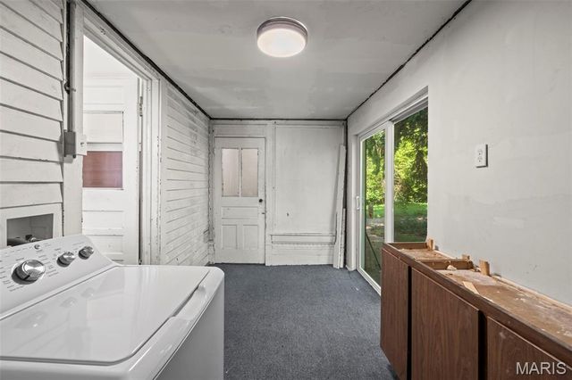 7025 Julian Avenue, University City, MO 63130