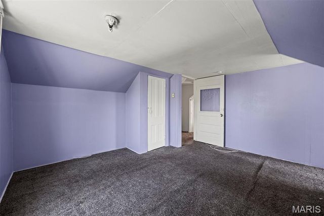 7025 Julian Avenue, University City, MO 63130