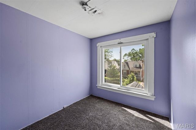 7025 Julian Avenue, University City, MO 63130