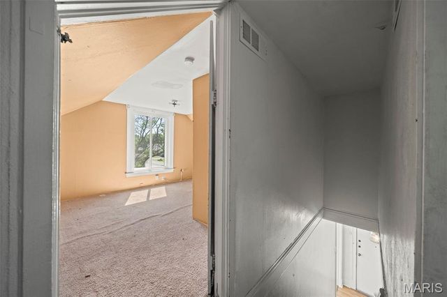 7025 Julian Avenue, University City, MO 63130