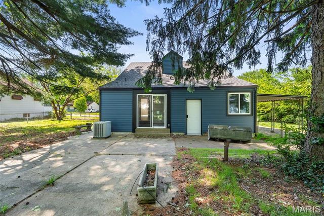 7025 Julian Avenue, University City, MO 63130