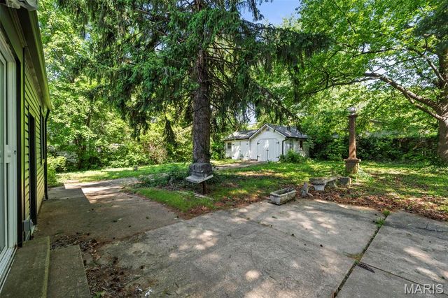 7025 Julian Avenue, University City, MO 63130