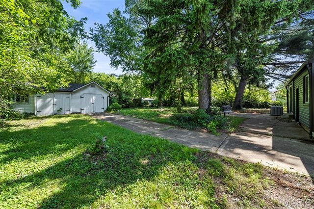 7025 Julian Avenue, University City, MO 63130