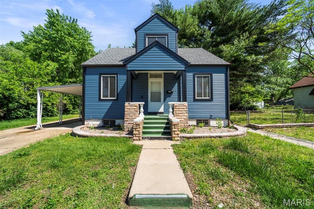 7025 Julian Avenue, University City, MO 63130