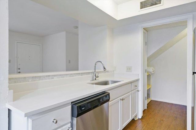 1313 Southport DR D, Austin, TX 78704