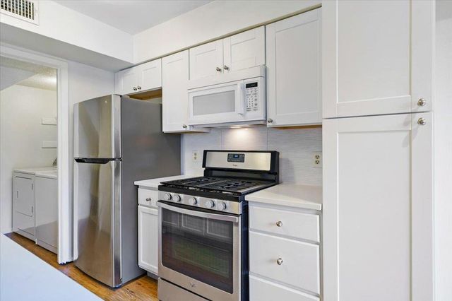 1313 Southport DR D, Austin, TX 78704