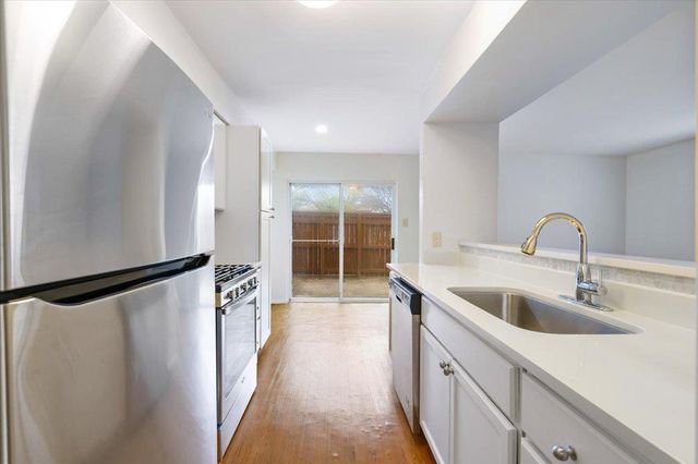 1313 Southport DR D, Austin, TX 78704