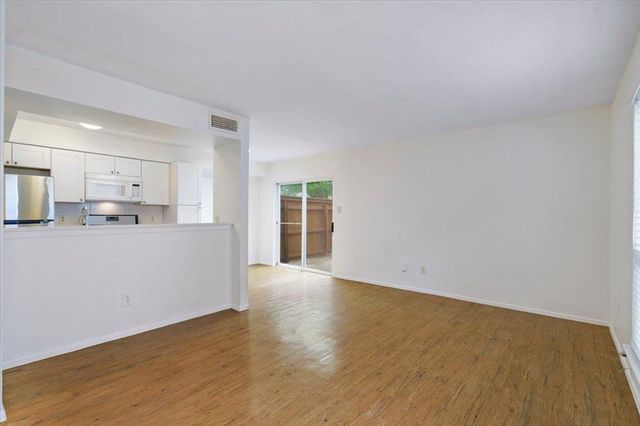 1313 Southport DR D, Austin, TX 78704