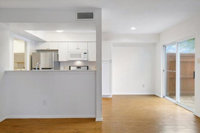 1313 Southport DR D, Austin, TX 78704