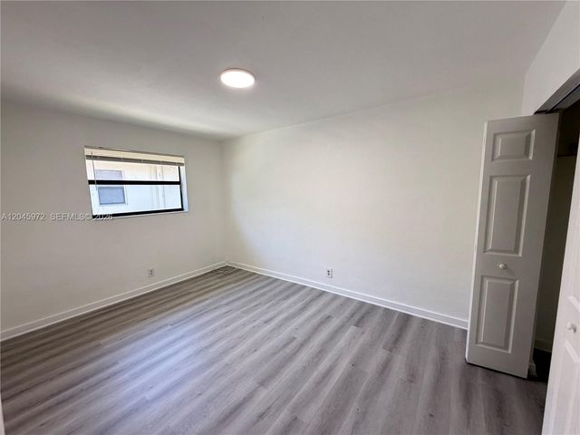 333 NW 2nd Ave 6, Hallandale Beach, FL 33009