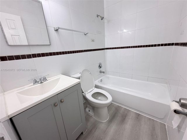 333 NW 2nd Ave 6, Hallandale Beach, FL 33009