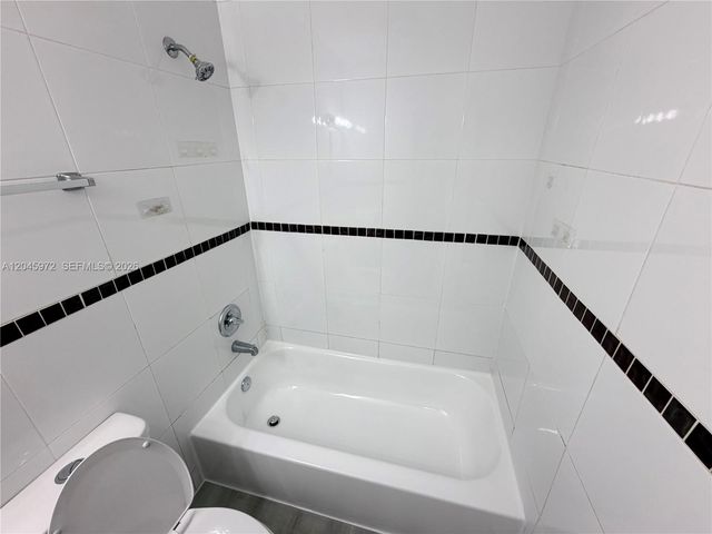 333 NW 2nd Ave 6, Hallandale Beach, FL 33009