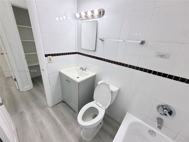 333 NW 2nd Ave 6, Hallandale Beach, FL 33009