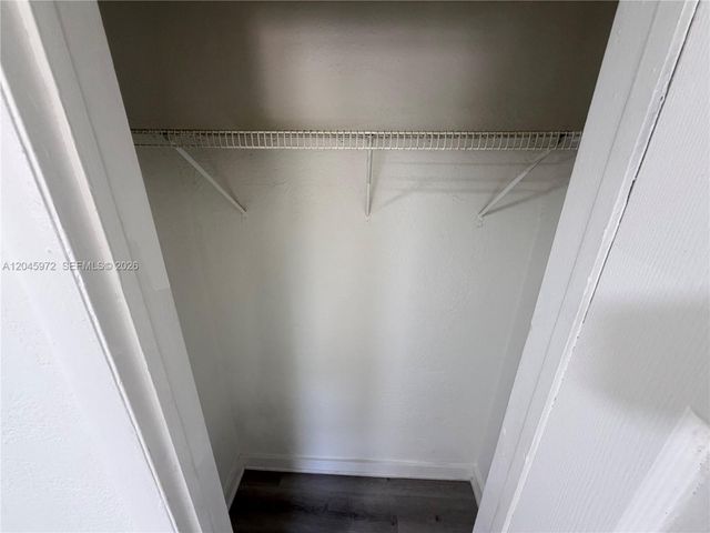 333 NW 2nd Ave 6, Hallandale Beach, FL 33009