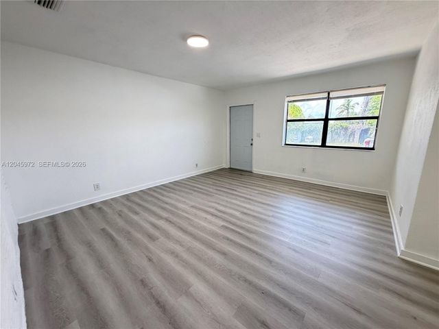 333 NW 2nd Ave 6, Hallandale Beach, FL 33009
