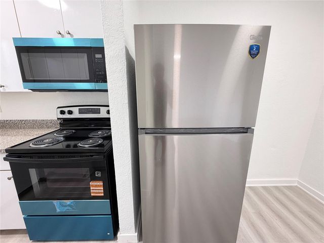 333 NW 2nd Ave 6, Hallandale Beach, FL 33009